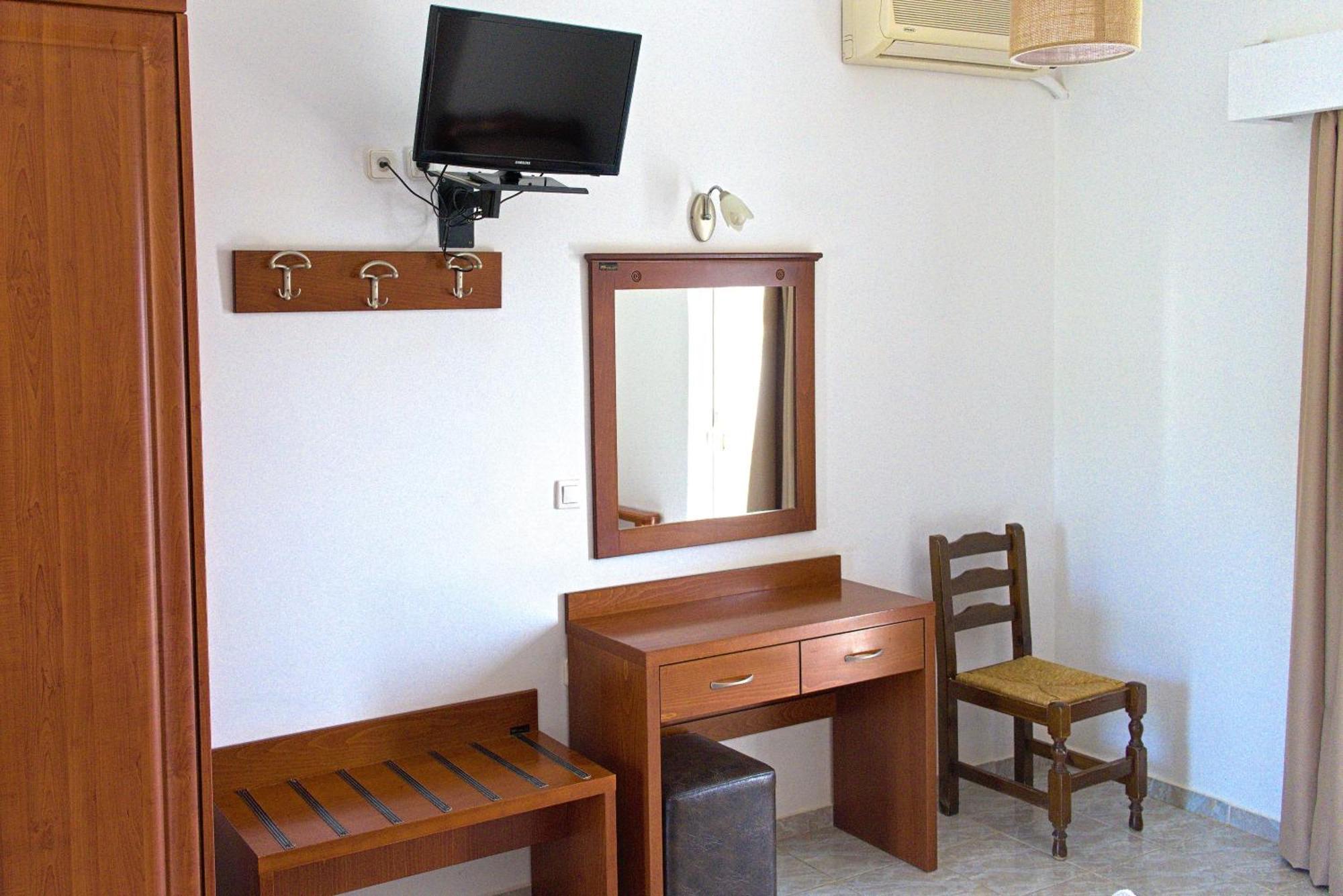 Amoudi Studios Apartments Hotel Room photo